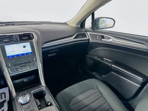 Used 2020 Ford Fusion SE FWD image 22