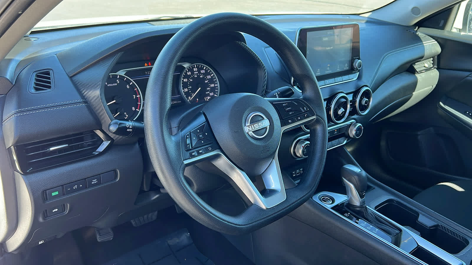 Used 2024 Nissan Sentra SV FWD image 10