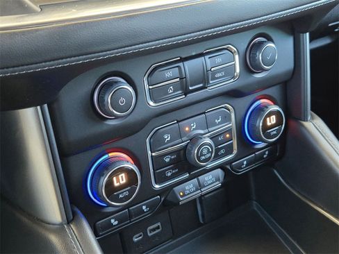 Used 2022 Chevrolet Tahoe LT w/ LT Signature Plus Package image 18