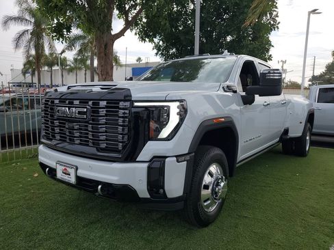 New 2026 GMC Sierra 3500 Denali Ultimate image 2