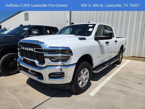 Used 2025 RAM 2500 Big Horn AWD/4WD image 3