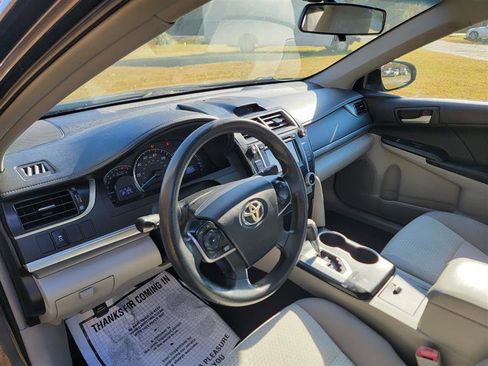 Used 2012 Toyota Camry LE image 24
