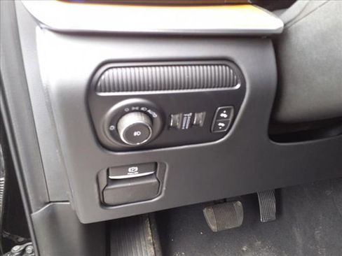 New 2024 Jeep Grand Wagoneer Series III w/ HD Trailer Tow Package image 13