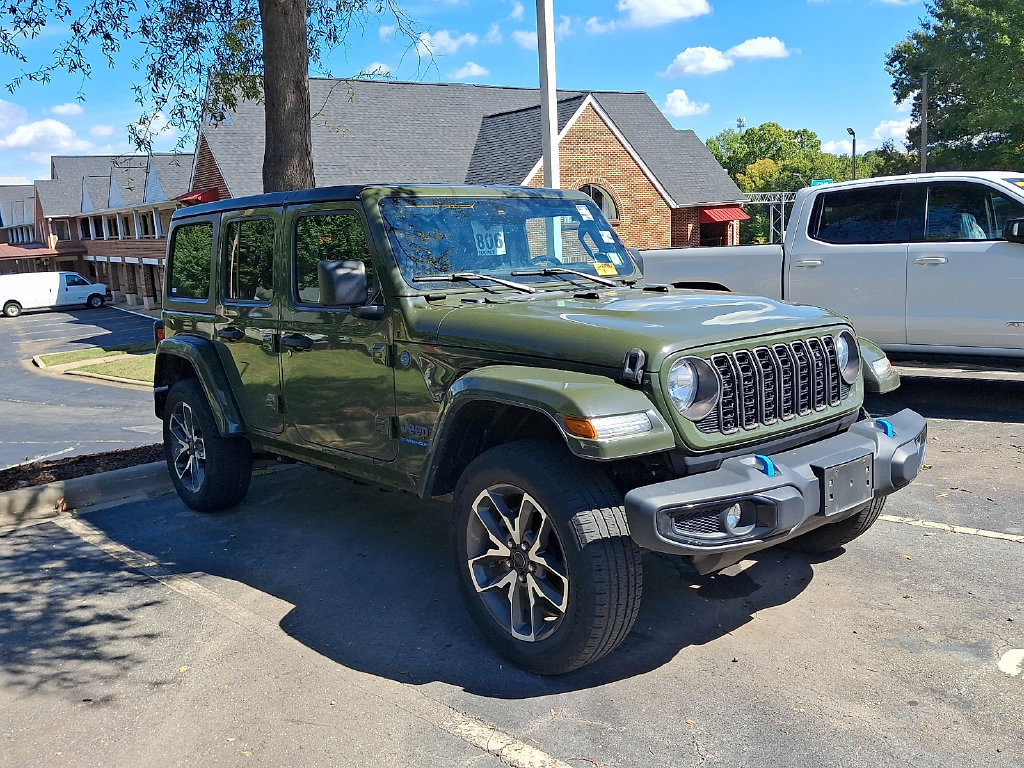 Used 2024 Jeep Wrangler Unlimited w/ Convenience Group AWD/4WD image 2
