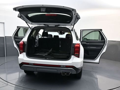 Used 2025 Hyundai Palisade SE image 30