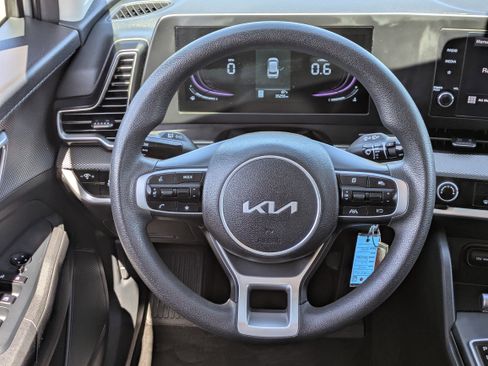 Used 2025 Kia Sportage LX image 21