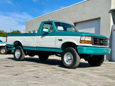 Used 1996 Ford F250 4x4 Regular Cab image 2