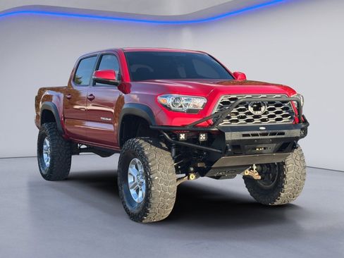 Used 2017 Toyota Tacoma TRD Off-Road image 9