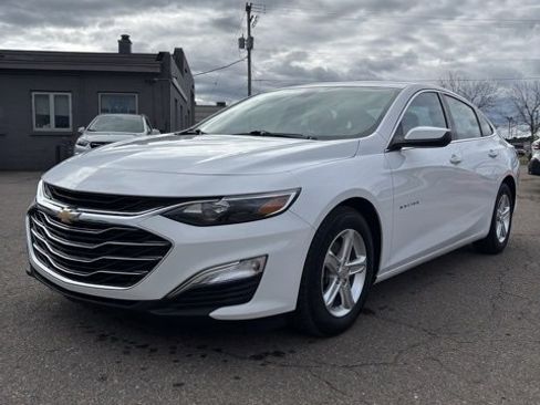 Used 2022 Chevrolet Malibu LS w/ Driver Confidence Package image 3