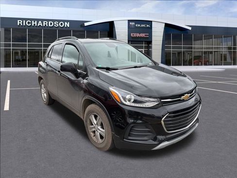 Used 2019 Chevrolet Trax LT w/ LT Convenience Package FWD image 5