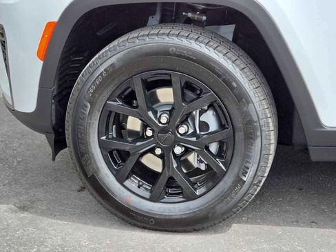New 2026 Jeep Grand Cherokee Altitude AWD/4WD image 14