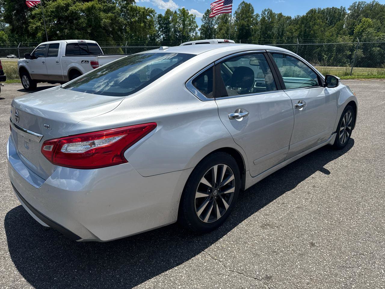 Used 2016 Nissan Altima 2.5 SL w/ Moonroof Package FWD image 17