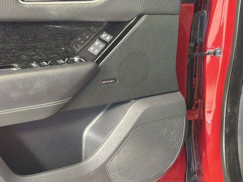 Used 2020 Land Rover Range Rover Velar R-Dynamic S image 22