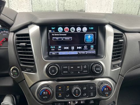 Used 2020 Chevrolet Suburban LT image 10