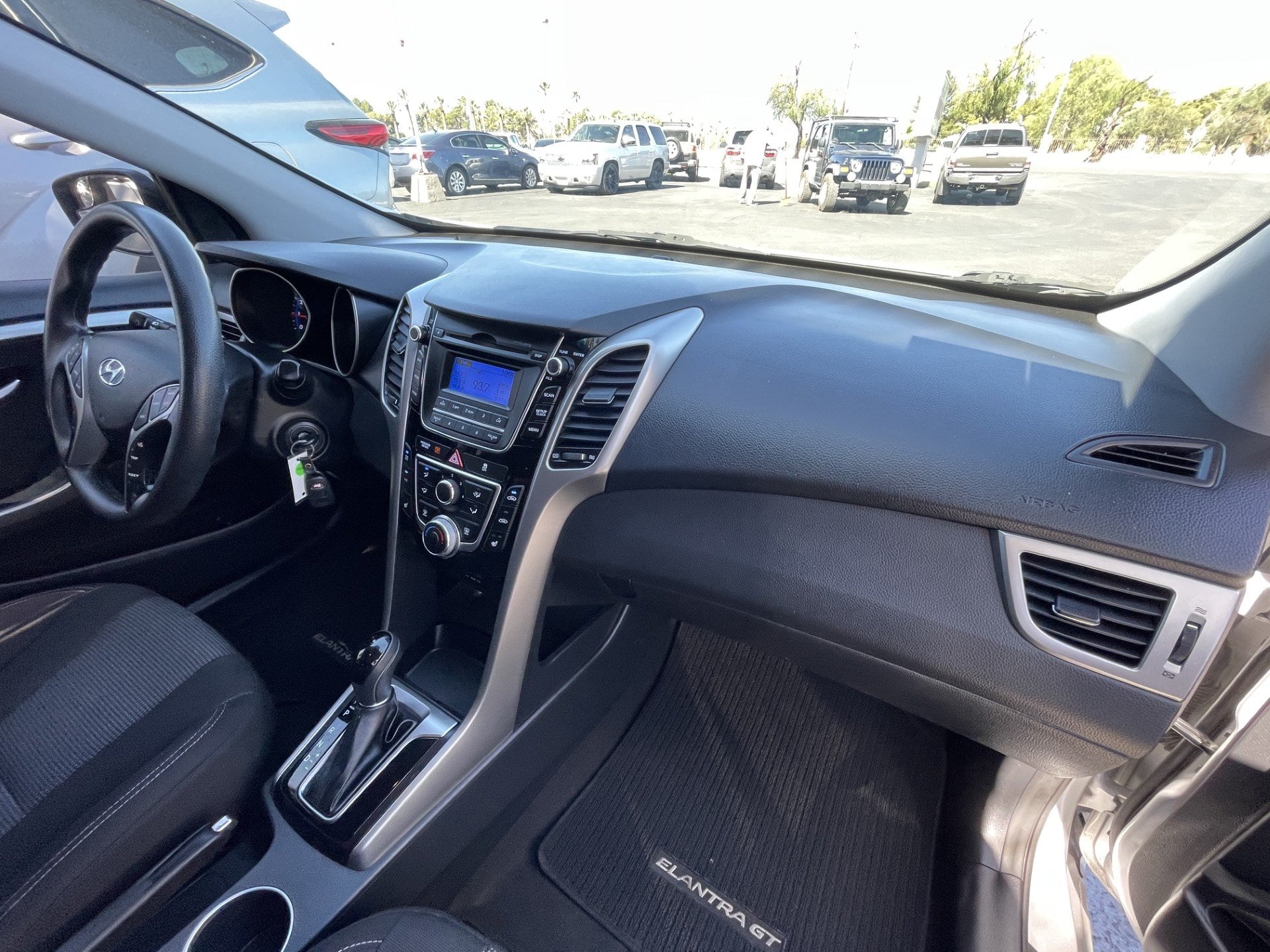 Used 2016 Hyundai Elantra GT FWD image 26