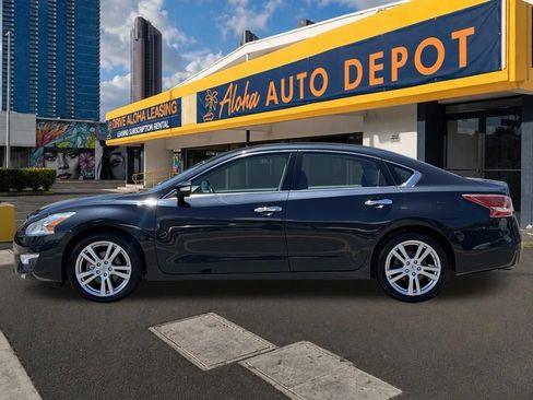 Used 2013 Nissan Altima 3.5 SV FWD image 2
