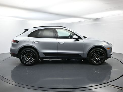 Certified 2021 Porsche Macan image 16