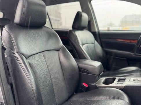 Used 2010 Subaru Outback 3.6R Limited image 7