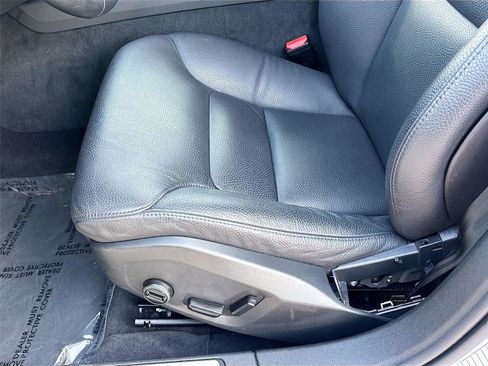 Used 2025 Volvo V60 B5 Cross Country Plus image 19