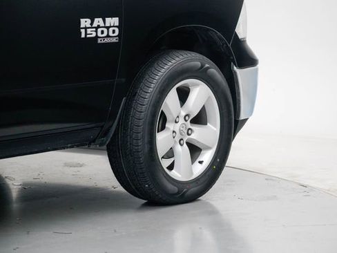 Used 2024 RAM 1500 Classic SLT AWD/4WD image 8