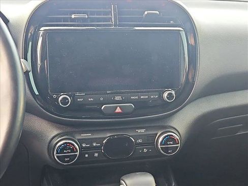 Used 2023 Kia Soul EX image 11