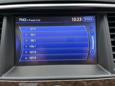 Used 2016 INFINITI QX80 4WD w/ Signature Edition Package image 16