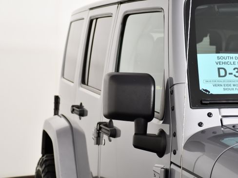Used 2013 Jeep Wrangler Unlimited Sahara w/ Connectivity Group AWD/4WD image 14