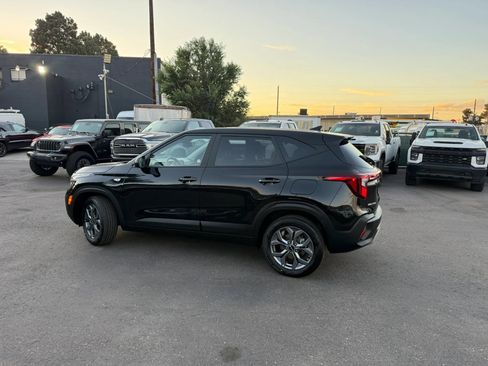 Used 2026 Kia Seltos LX AWD/4WD image 3