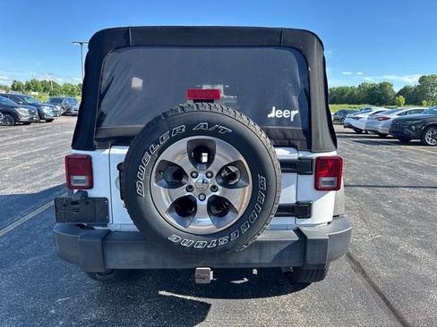 Used 2016 Jeep Wrangler Unlimited Sport w/ Dual Top Group AWD/4WD image 4