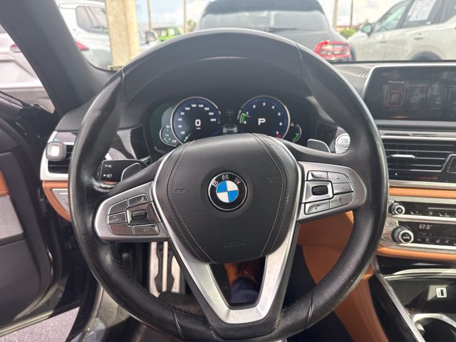 Used 2017 BMW 750i xDrive AWD/4WD image 2