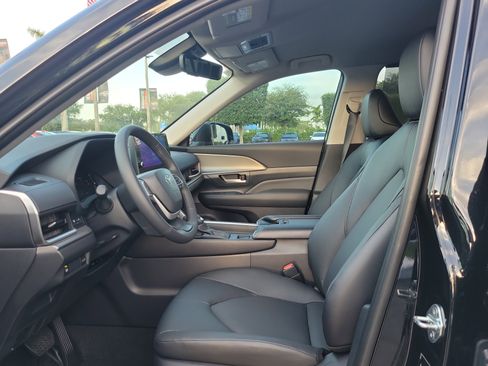 Used 2026 Toyota Grand Highlander XLE image 19