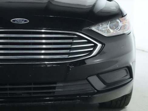 Used 2017 Ford Fusion SE w/ Fusion SE Technology Package image 7