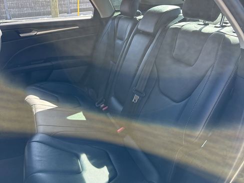 Used 2017 Ford Fusion Titanium image 21