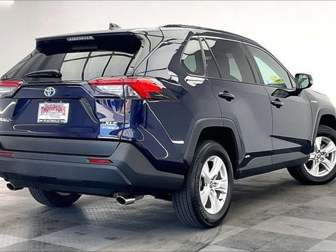 Used 2021 Toyota RAV4 XLE AWD/4WD image 13