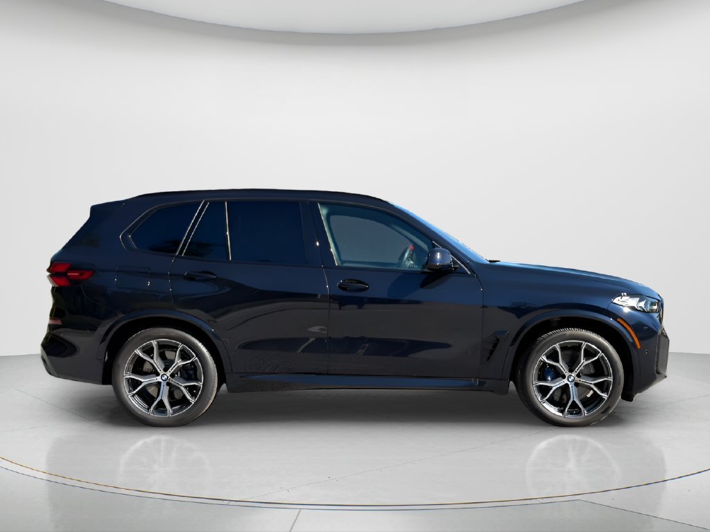 Used 2026 BMW X5 xDrive50e w/ M Sport Package AWD/4WD image 4