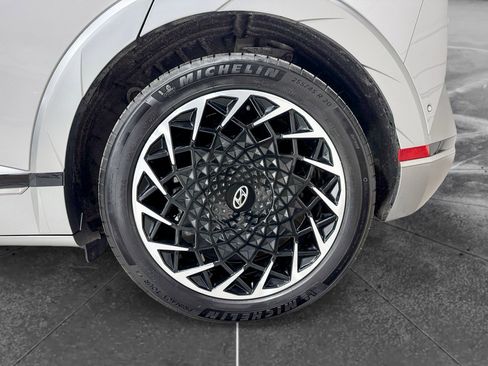 Used 2024 Hyundai Ioniq 5 Limited image 35