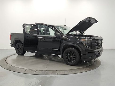 Used 2024 GMC Sierra 1500 Elevation image 9