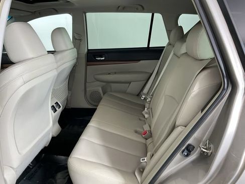 Used 2014 Subaru Outback 2.5i Limited w/ Moonroof Package AWD/4WD image 25