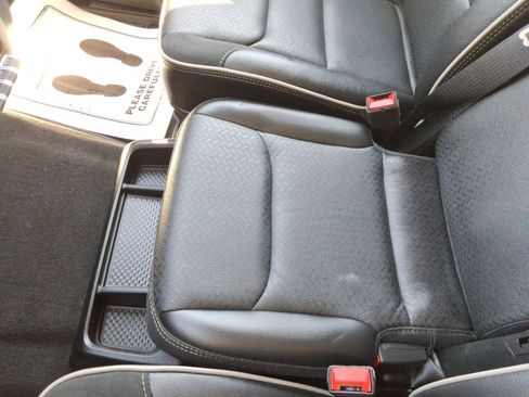 Used 2022 RAM 1500 Laramie AWD/4WD image 19