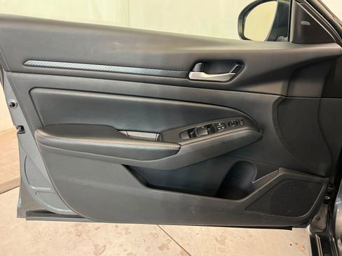 Used 2024 Nissan Altima 2.5 SV image 15