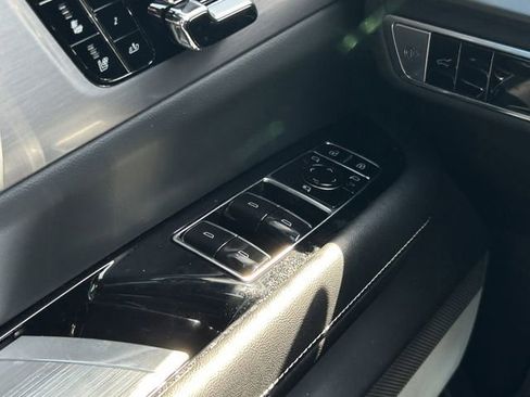 New 2026 Cadillac Vistiq Luxury image 10