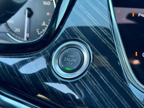 Used 2025 Cadillac XT6 Premium Luxury image 32