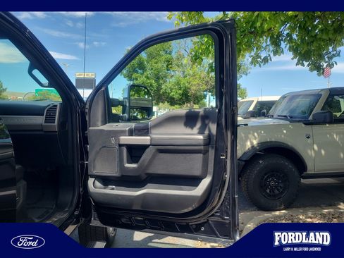 Used 2020 Ford F350 Platinum w/ FX4 Off-Road Package AWD/4WD image 16