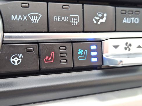 Used 2024 Ford Expedition Limited image 27