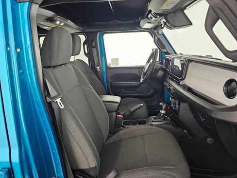 Used 2024 Jeep Wrangler Sport S image 10