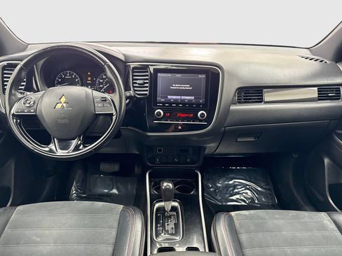 Used 2020 Mitsubishi Outlander LE FWD image 20