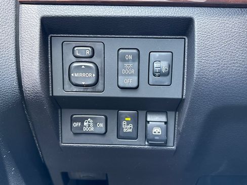 Used 2014 Toyota Tundra Limited w/ Limited Premium Package AWD/4WD image 60