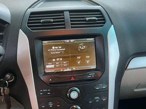 Used 2012 Ford Explorer XLT FWD image 4