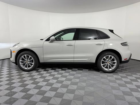Certified 2026 Porsche Macan AWD/4WD image 2