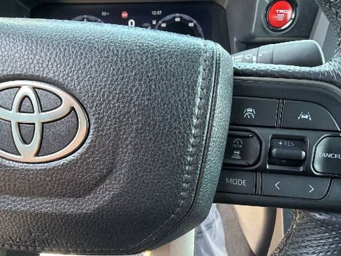 Used 2024 Toyota Tacoma TRD Off-Road AWD/4WD image 20